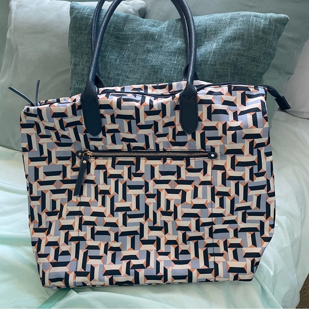 2/$10 A New Day Zippered Tote with laptop compartment - Picture 1 of 12
